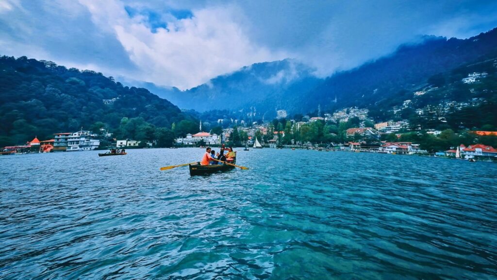 Nainital_ Naini lake