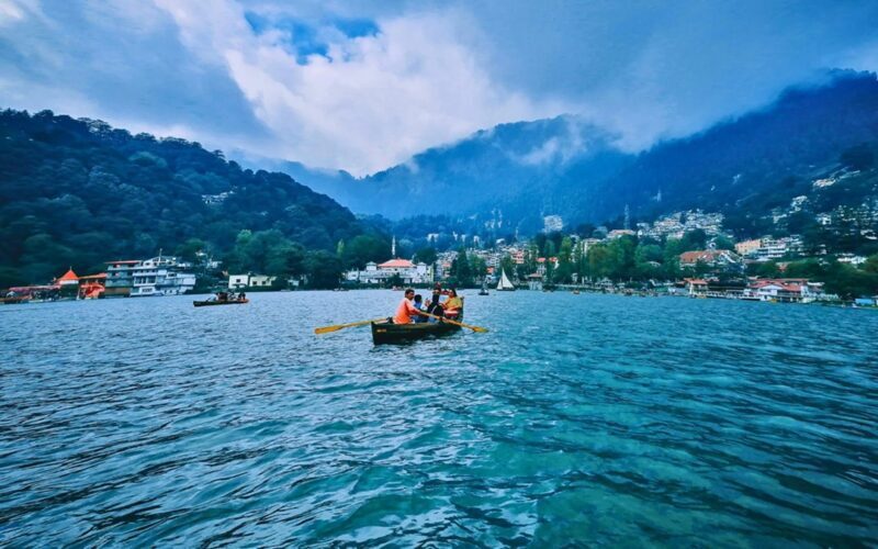 Nainital_ Naini lake