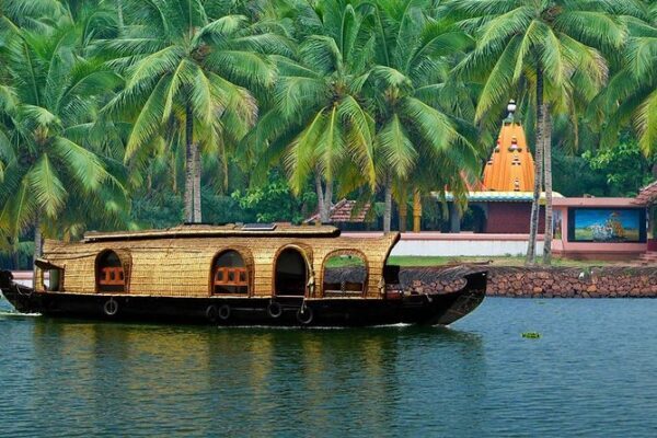 Houseboat Bliss